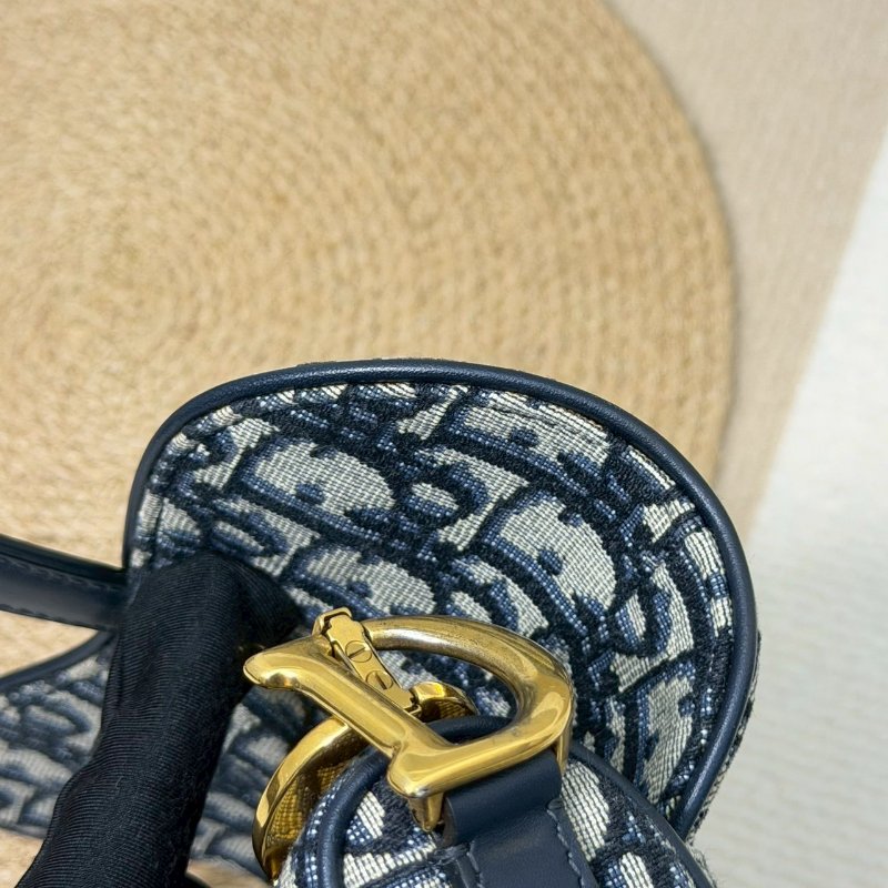 (專櫃17萬多😨)🏷Dior 迪奧.Saddle Mini 馬鞍包-29
