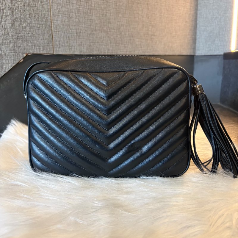 YSL MONOGRAM 銀色LOGO肩背相機包/黑-2