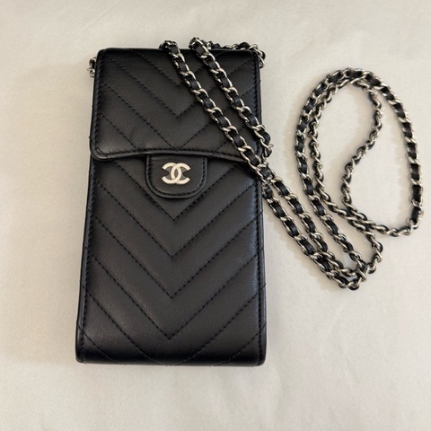 99新chanel香奈兒 黑色銀扣羊皮V紋手機包單肩斜挎包 31開無卡