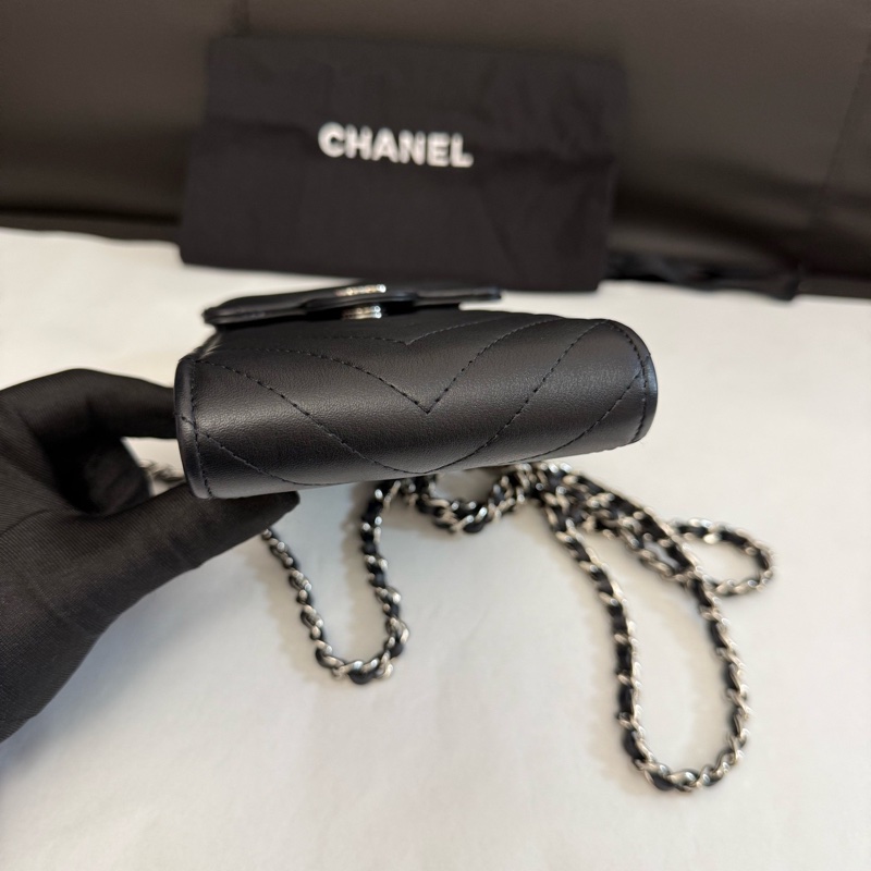 99新chanel香奈兒 黑色銀扣羊皮V紋手機包單肩斜挎包 31開無卡-5
