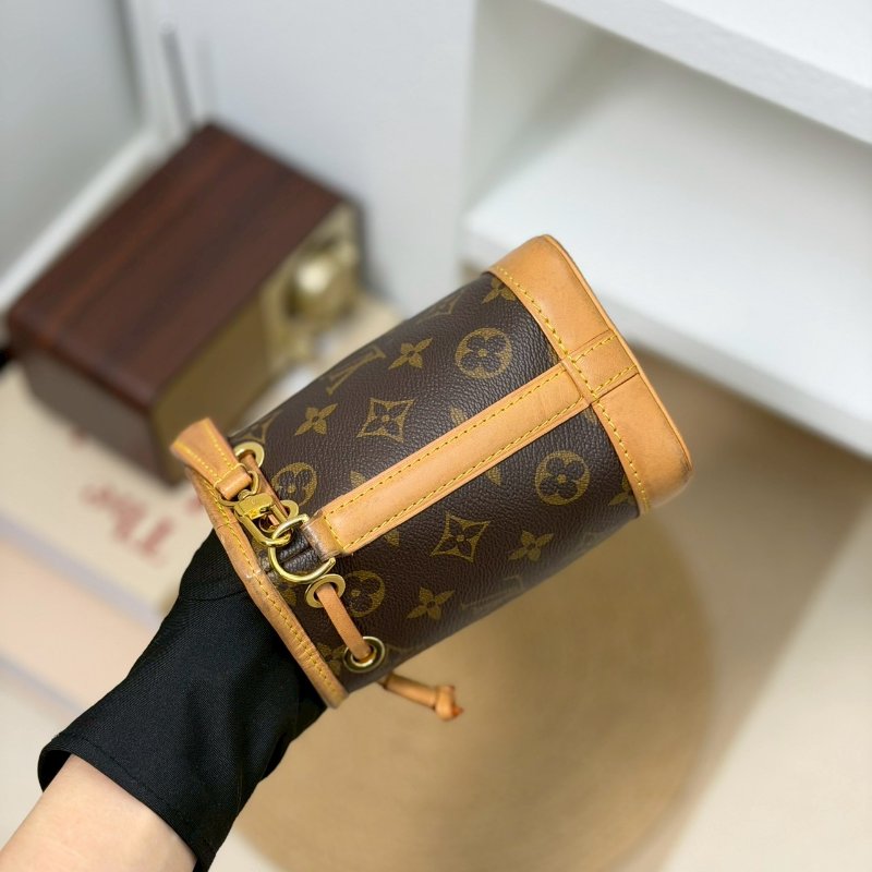 (甜價!粗用不心疼❤️❤️)🏷LV 路易威登.Nano Noe 老花小水桶 M81266-3