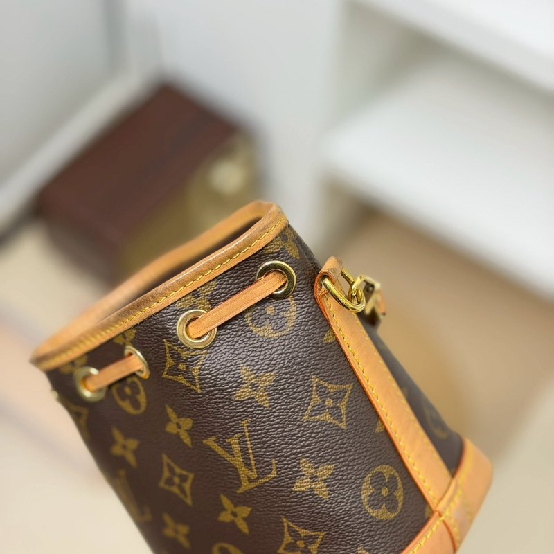 (甜價!粗用不心疼❤️❤️)🏷LV 路易威登.Nano Noe 老花小水桶 M81266-11