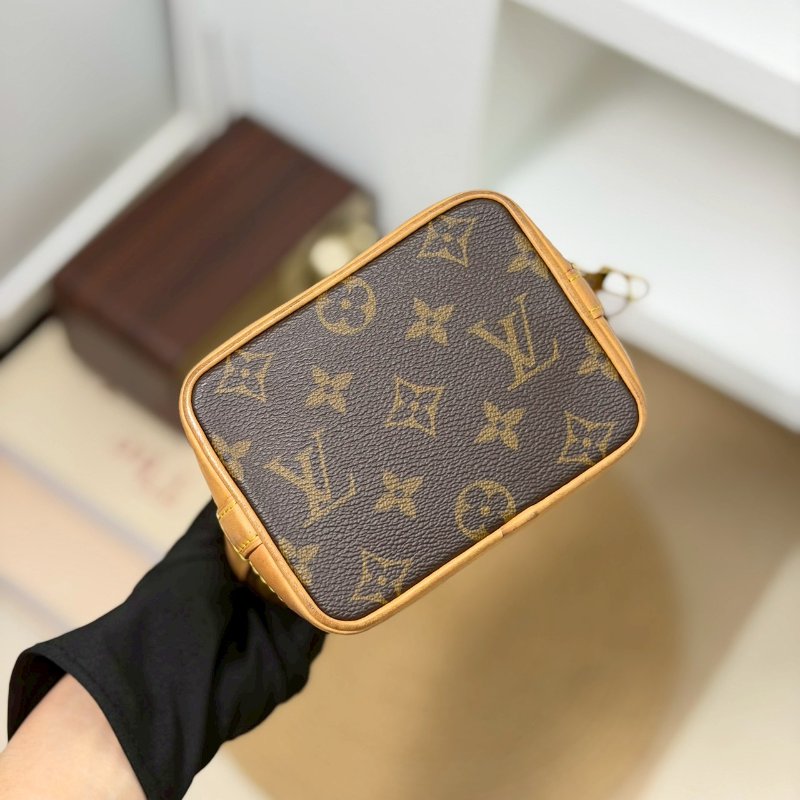 (甜價!粗用不心疼❤️❤️)🏷LV 路易威登.Nano Noe 老花小水桶 M81266-12