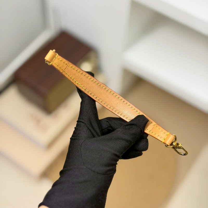 (甜價!粗用不心疼❤️❤️)🏷LV 路易威登.Nano Noe 老花小水桶 M81266-16