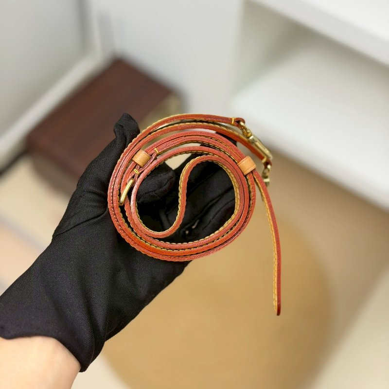 (甜價!粗用不心疼❤️❤️)🏷LV 路易威登.Nano Noe 老花小水桶 M81266-17