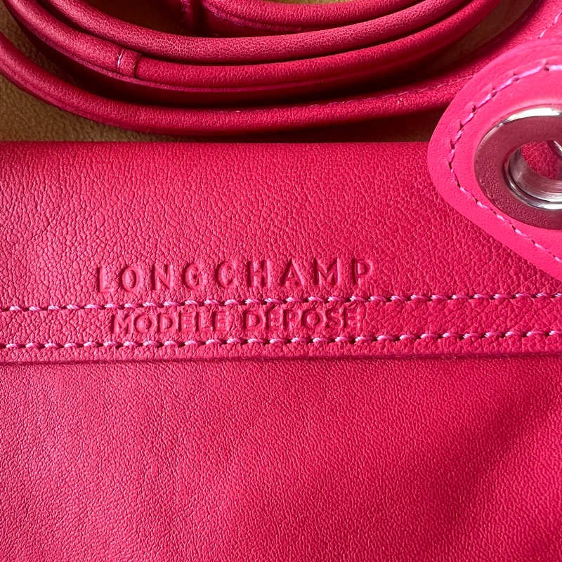 Longchamp 桃紅可折疊皮革款長背帶輕便包-1