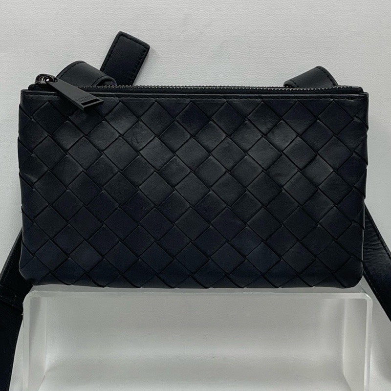 BV葆蝶家黑色編織格三合一郵差包 可拆卸成三個包 22*13cm-0