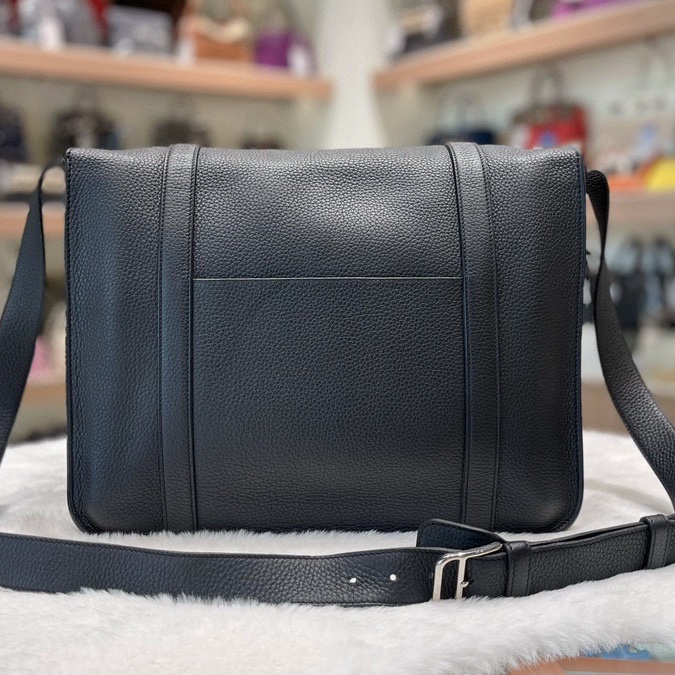Hermes Steve 黑色內拼藍 TC皮 銀扣 框R刻 翻蓋斜挎包 尺寸:37*27*11cm-1