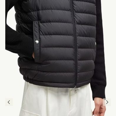 💎Han's house精品服飾💎 moncler Bourget 羽絨 連帽 背心 外套 可水手洗 原價45000-1