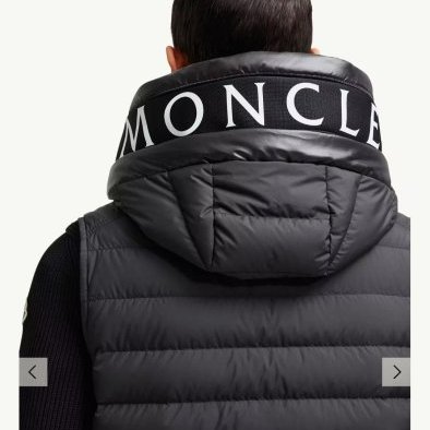 💎Han's house精品服飾💎 moncler Bourget 羽絨 連帽 背心 外套 可水手洗 原價45000-5