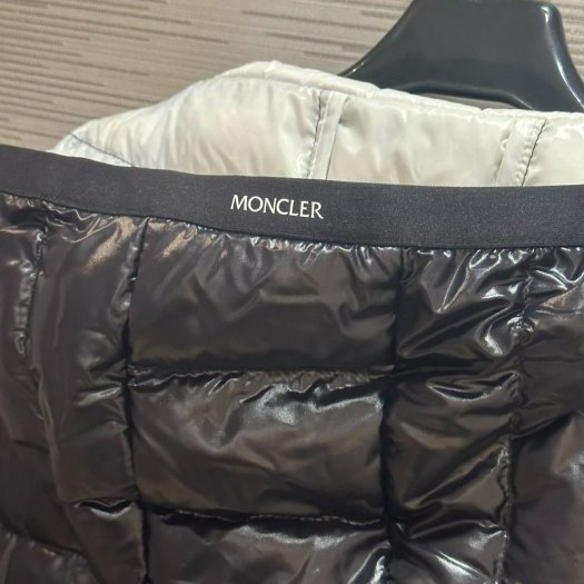 💎Han's house精品服飾💎moncler Rago羽絨 防水 連帽 背心 外套 現貨 6 原價33700-2