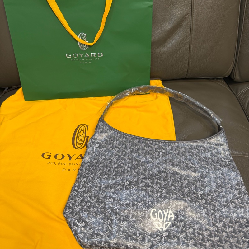 全新 釜山新世界購入轉售Goyard Hobo 灰色 (灰愛心彩繪)-1