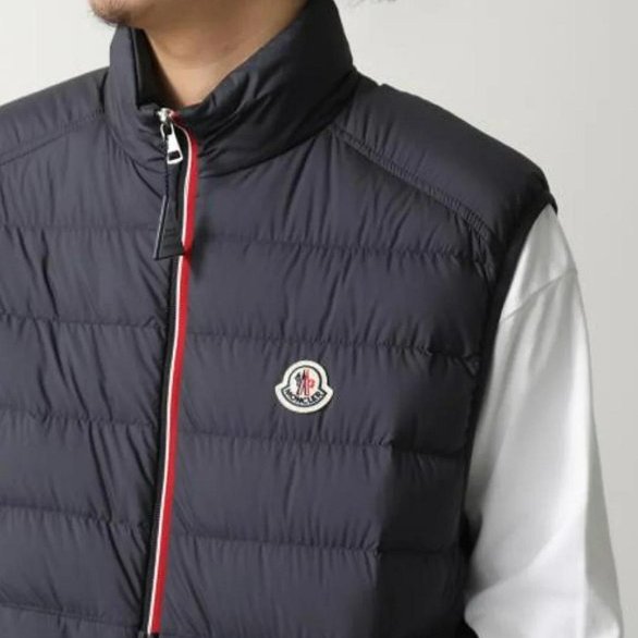 💎Han's house精品服飾💎moncler Rabuons 消光 羽絨 背心 外套 可水手洗 現貨 M-4