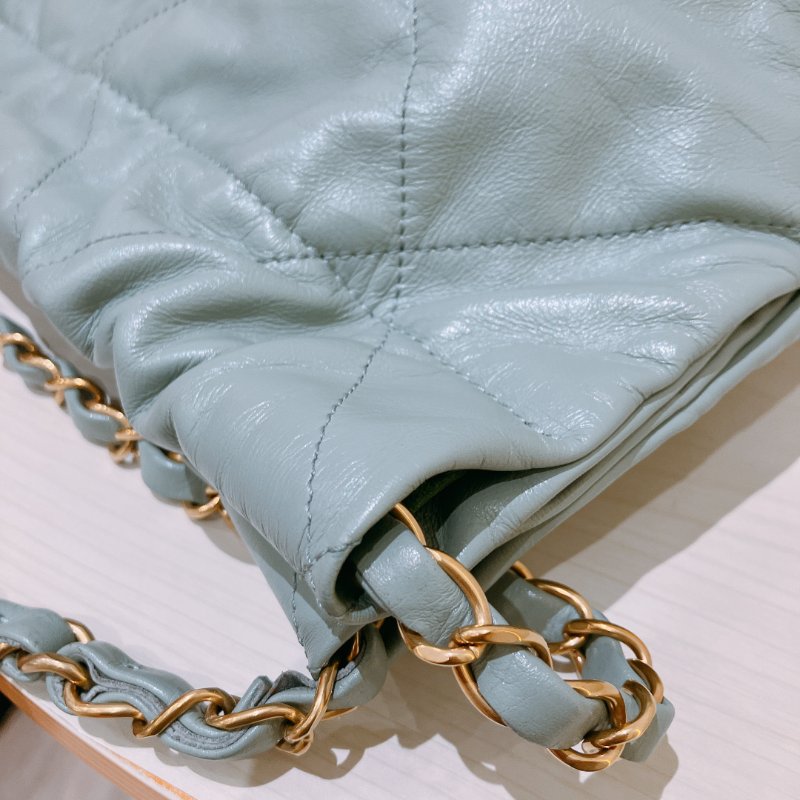 TK2056 Chanel 香奈兒22系列中號單肩包包 Shiny Quilted 22 Medium Calfskin Haze Blue X GHW-12