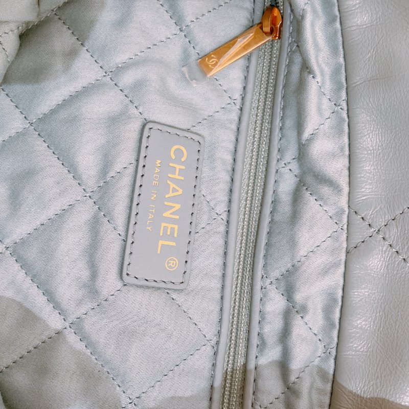 TK2056 Chanel 香奈兒22系列中號單肩包包 Shiny Quilted 22 Medium Calfskin Haze Blue X GHW-22