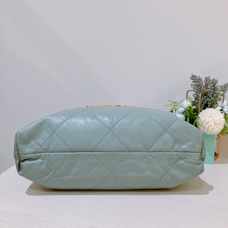 TK2056 Chanel 香奈兒22系列中號單肩包包 Shiny Quilted 22 Medium Calfskin Haze Blue X GHW-34