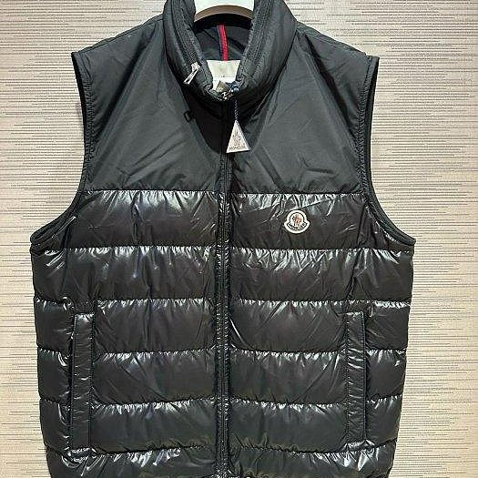 💎Han's house精品服飾💎moncler Cerces 羽絨 背心 外套 可手水洗 現貨 1/2/6 原價39700-7