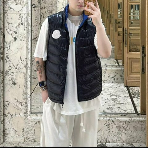 💎Han's house精品服飾💎 moncler Menelao 羽絨 背心 連帽 可藏 可手水洗 義大利製 現貨2 原價42000