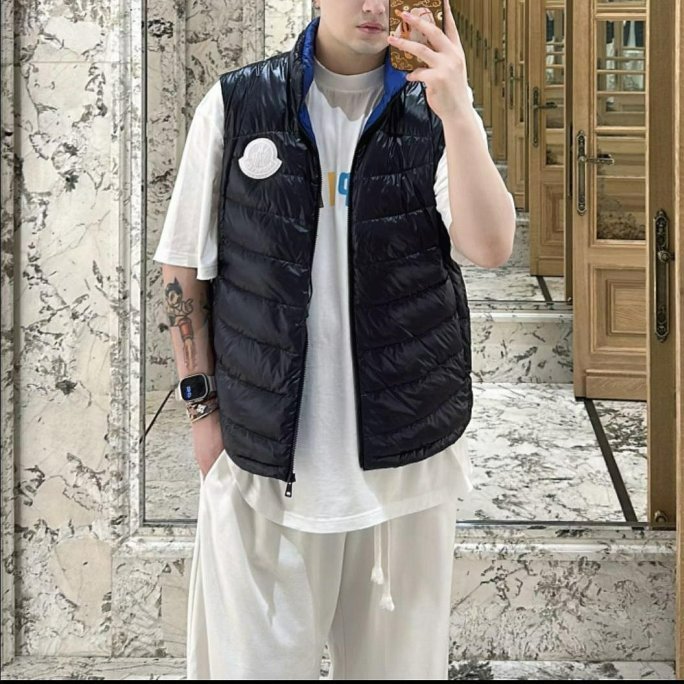 💎Han's house精品服飾💎 moncler Menelao 羽絨 背心 連帽 可藏 可手水洗 義大利製 現貨2 原價42000-0