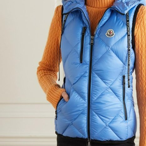 💎Han's house精品服飾💎moncler 羽絨 鵝絨 LOGO 背心 連帽 現貨 S-0