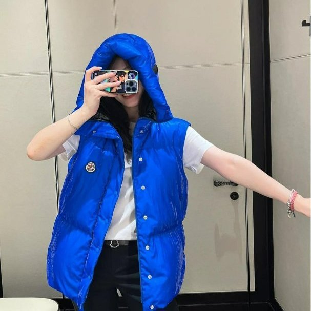 💎Han's house精品服飾💎moncler Lawu 亮面 羽絨 防水 連帽 背心 現貨4 原價40800-0