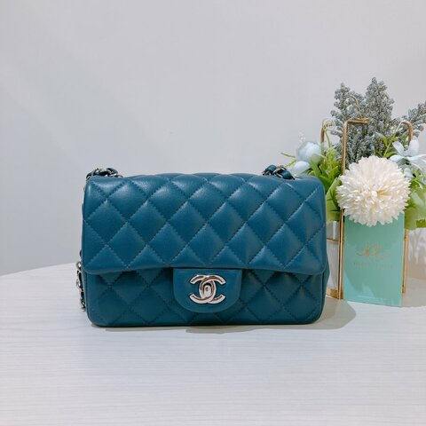 TK2058 Chanel 香奈兒小號翻蓋式鍊帶包包 Classic Flap Small 20cm Lambskin Navy x GHW