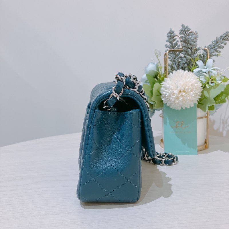 TK2058 Chanel 香奈兒小號翻蓋式鍊帶包包 Classic Flap Small 20cm Lambskin Navy x GHW-3