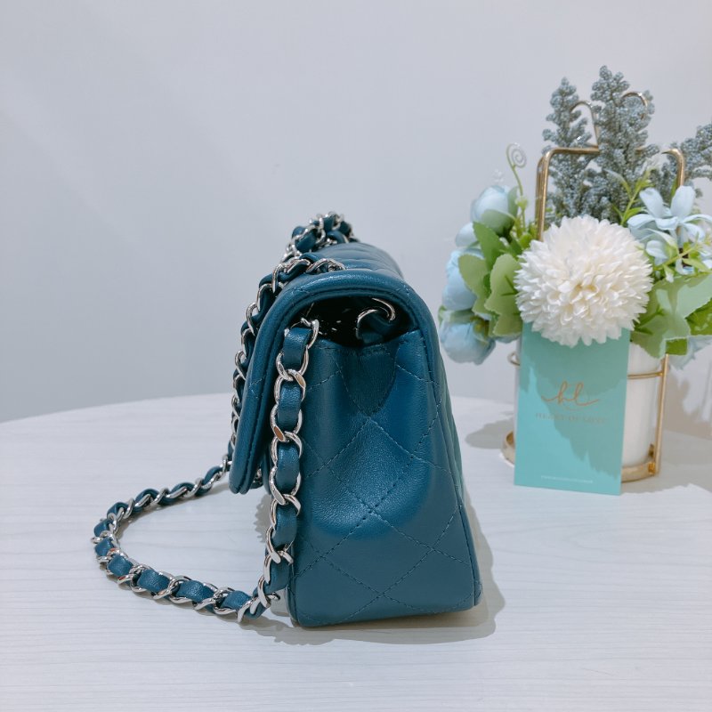 TK2058 Chanel 香奈兒小號翻蓋式鍊帶包包 Classic Flap Small 20cm Lambskin Navy x GHW-4