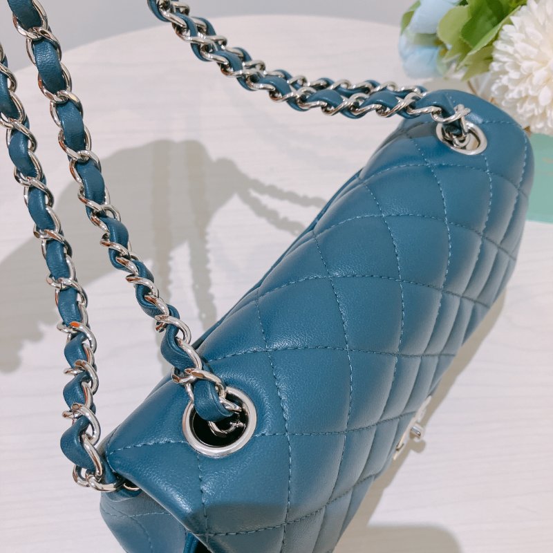 TK2058 Chanel 香奈兒小號翻蓋式鍊帶包包 Classic Flap Small 20cm Lambskin Navy x GHW-15