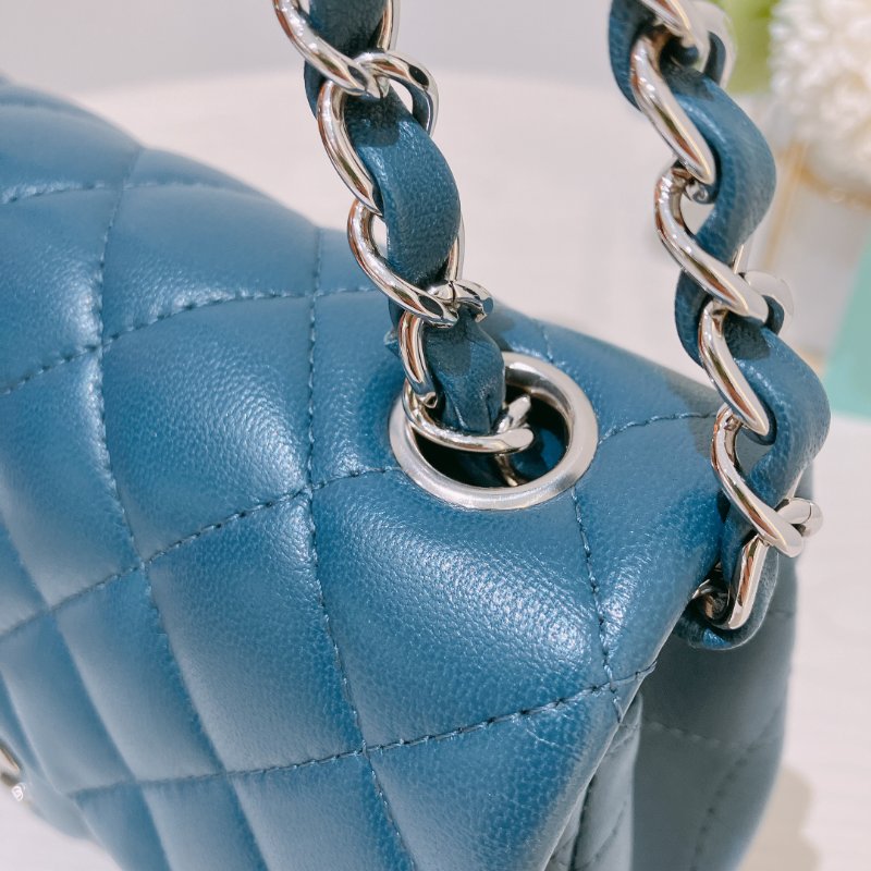 TK2058 Chanel 香奈兒小號翻蓋式鍊帶包包 Classic Flap Small 20cm Lambskin Navy x GHW-16