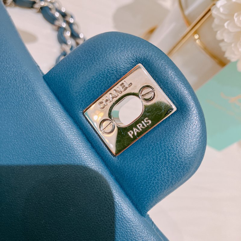 TK2058 Chanel 香奈兒小號翻蓋式鍊帶包包 Classic Flap Small 20cm Lambskin Navy x GHW-18