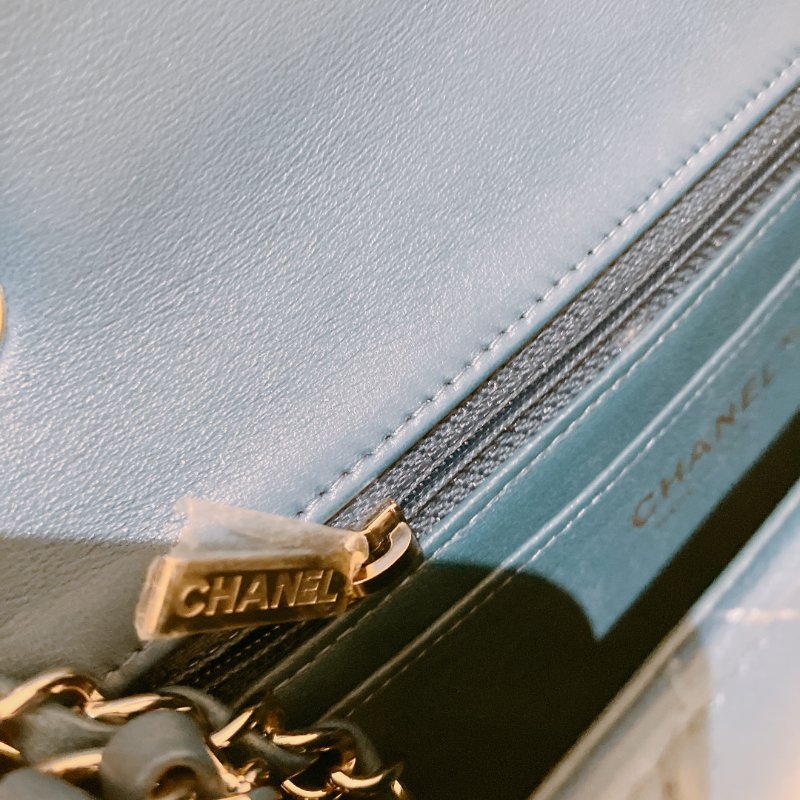 TK2058 Chanel 香奈兒小號翻蓋式鍊帶包包 Classic Flap Small 20cm Lambskin Navy x GHW-21