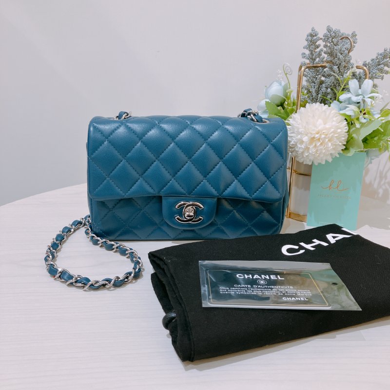 TK2058 Chanel 香奈兒小號翻蓋式鍊帶包包 Classic Flap Small 20cm Lambskin Navy x GHW-26