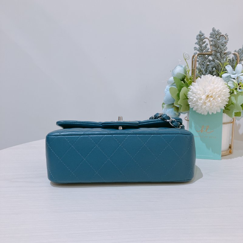 TK2058 Chanel 香奈兒小號翻蓋式鍊帶包包 Classic Flap Small 20cm Lambskin Navy x GHW-32