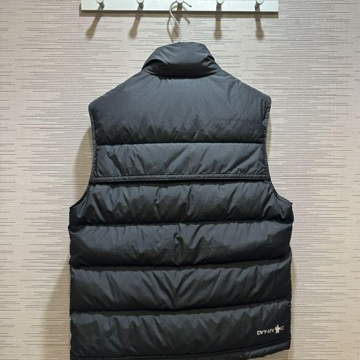 💎Han's house精品服飾💎moncler Veny 滑雪系列 防水 羽絨 背心 外套 可手水洗 現貨 L ~ XL 原價40300-4