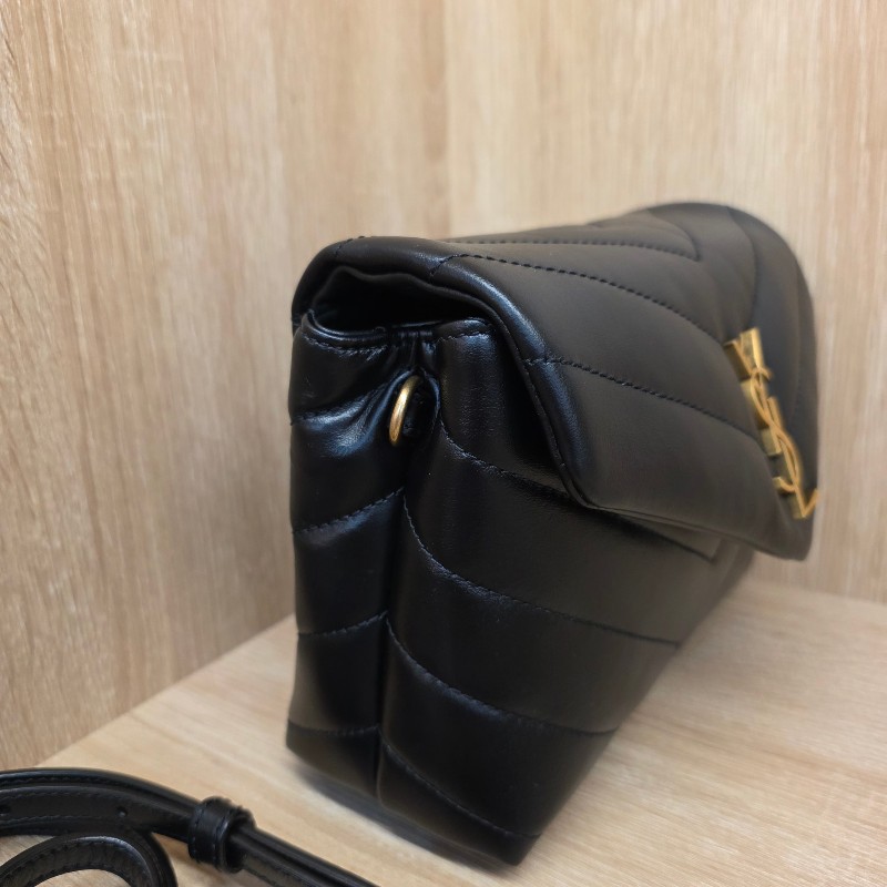 [YSL專櫃銷量王😍] YSL黑牛皮金釦LouLouToy斜背包-1