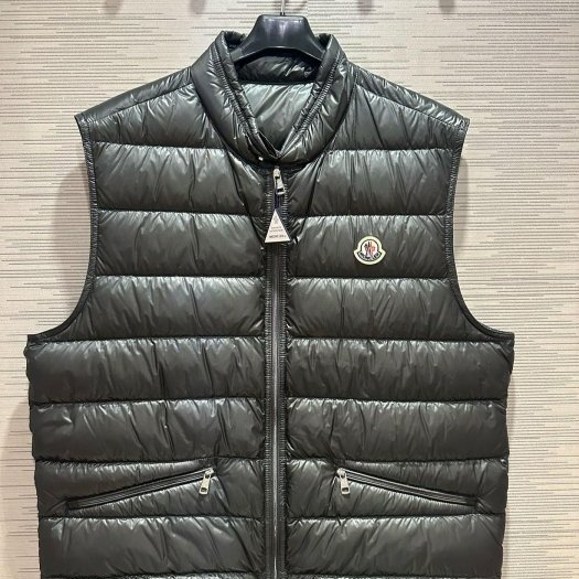 💎Han's house精品服飾💎MONCLER Gui 羽絨 背心  灰 可手水洗 現貨5 原價34000-5