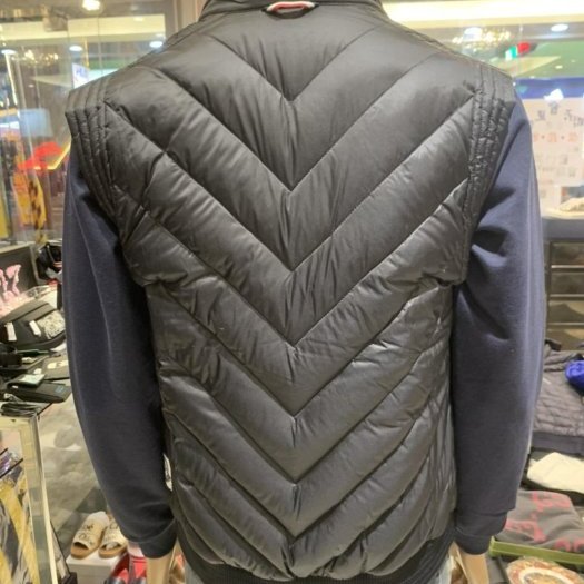 💎Han's house精品服飾💎moncler 聯名 THom Browne LOGO 羽絨 背心 外套 現貨1-6