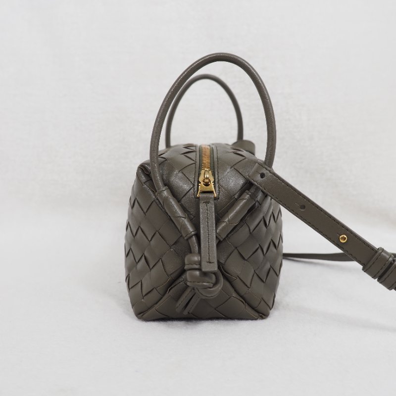 Bottega Veneta BV 葆蝶 Handle Loop Small 軍綠色斜挎包-10