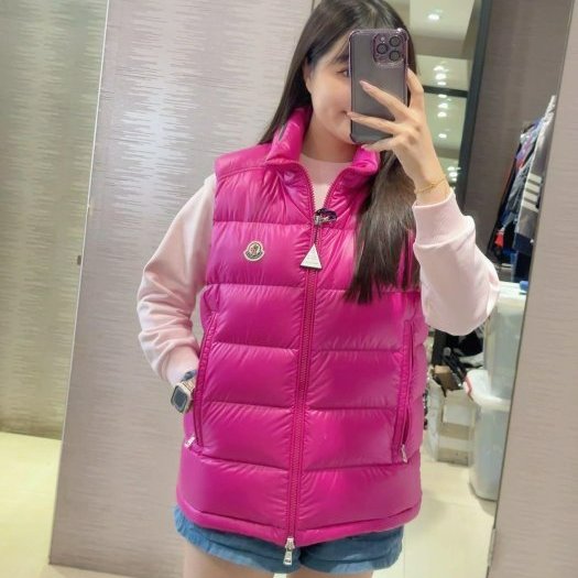 💎Han's house精品服飾💎 MONCLER Ouse 羽絨 背心 現貨 M 原價 40000-1