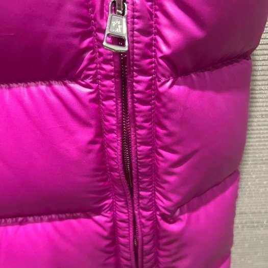 💎Han's house精品服飾💎 MONCLER Ouse 羽絨 背心 現貨 M 原價 40000-5