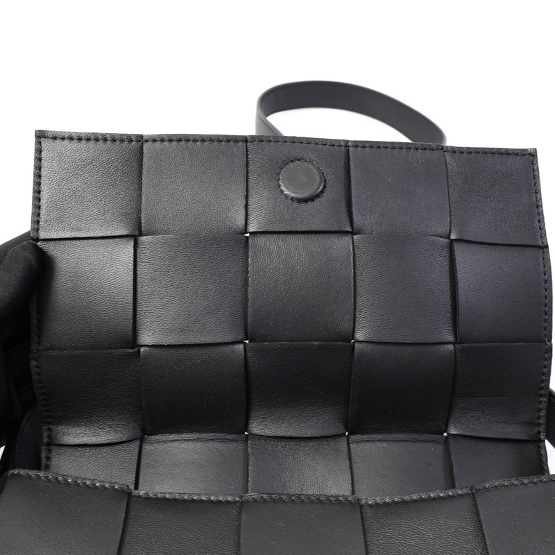 BOTTEGA VENETA 羊皮皮革Cassstte Medium肩背袋-14