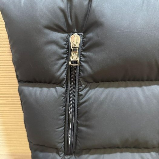 💎Han's house精品服飾💎moncler Merab 羽絨 背心 外套 可手水洗 現貨 青年款 = 男成人 S 原價24000-2