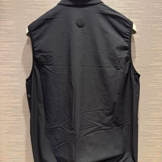 💎Han's house精品服飾💎Moncler Beemin 消光 羽絨 拼接 彈性尼龍 背心 可水洗 黑牌 現貨 L-6