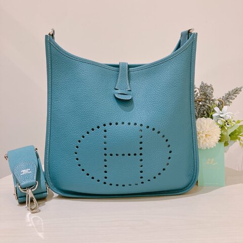 TK2061	Hermes 愛馬仕小號肩帶包包 Evelyne 29 TC Bleu Jean x PHW Stamp Square P