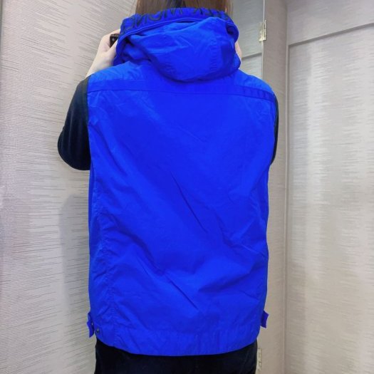 💎Han's house精品服飾💎moncler 立體刺繡字 LOGO 背心 現貨 3原價38000-3
