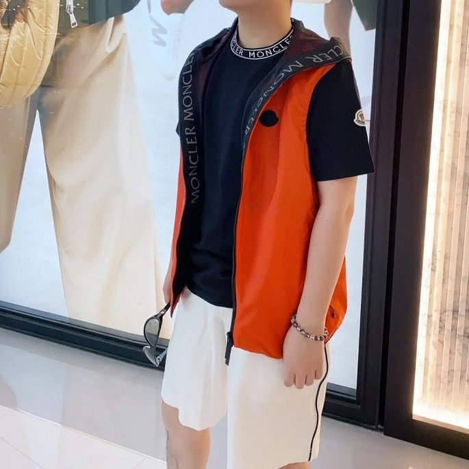 💎Han's house精品服飾💎moncler Pakito 反光 串標 字 防水 尼龍 背心 連帽 風衣 現貨5原價26200-2