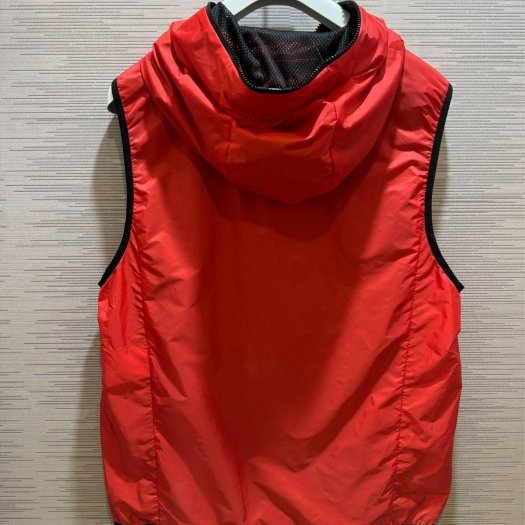 💎Han's house精品服飾💎moncler Pakito 反光 串標 字 防水 尼龍 背心 連帽 風衣 現貨5原價26200-4