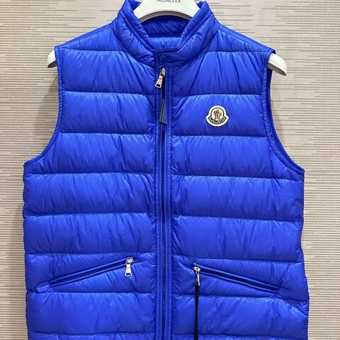 💎Han's house精品服飾💎 moncler Gui 羽絨 背心 外套 現貨 青年款= 男成人 XS S 號 原價15600