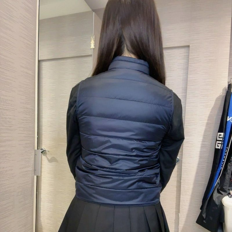 💎Han's house精品服飾💎moncler Gui 羽絨 背心 外套 深藍 現貨 青年款= 女成人 XS S 號-2